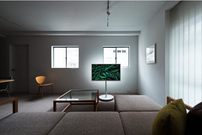 洗練された空間と、くつろぐ時間。そこに自然と溶けこむテレビ～レイアウトフリーテレビ　TH-43LF1